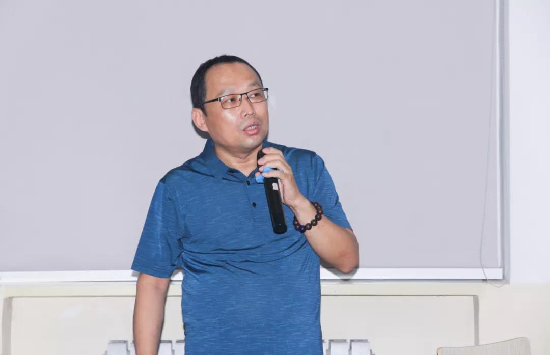 范学敏《创面修复学科介绍》吴大伟《肘管综合征》纪斌平教授进行点评