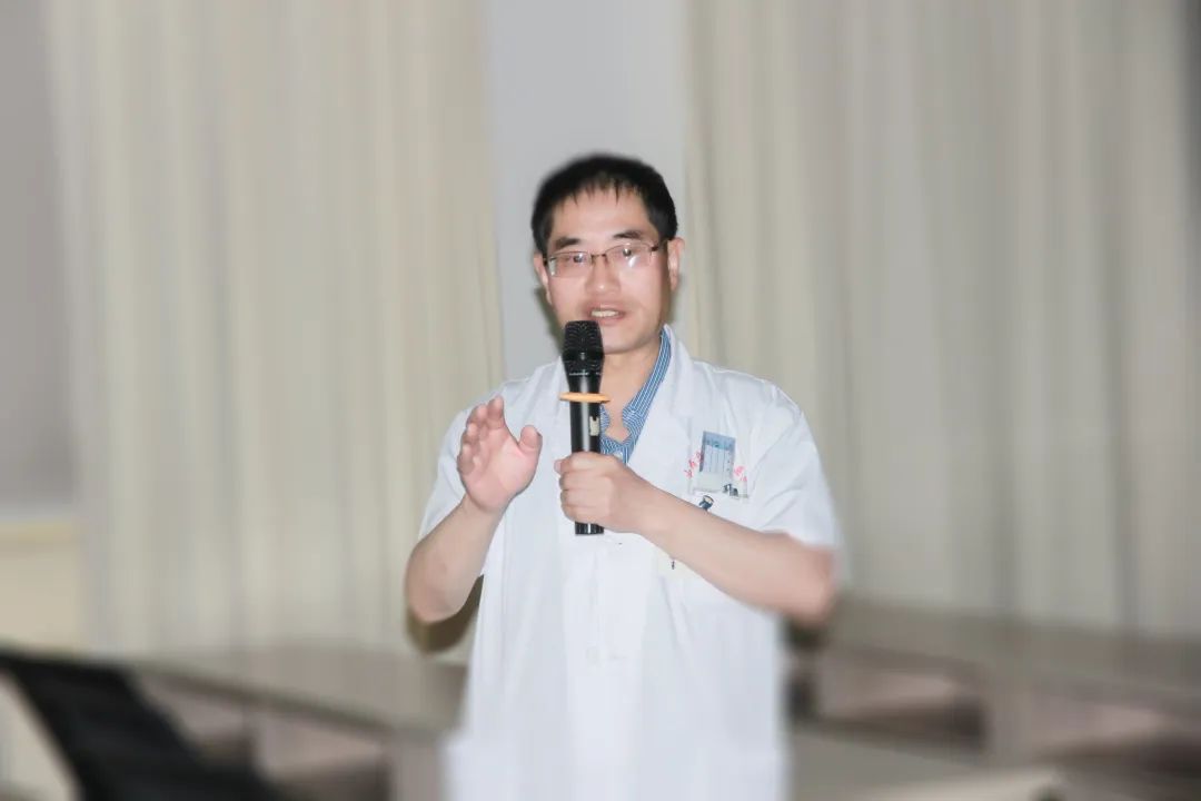 山西华晋骨科医院脊柱科主任杨贵成主持